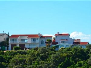 9 Bedroom House in The Heads