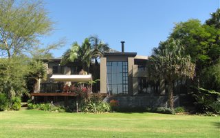 5 Bedroom House in Woodhill