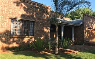 4 Bedroom House in Kanonkop