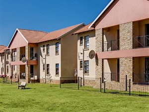 2 Bedroom Apartment in Roodepoort Central