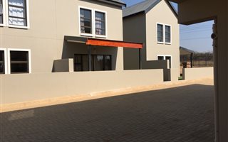 2 Bedroom Duplex in Broederstroom
