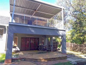 6 Bed House in Lombardy East