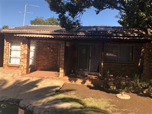 2 Bed Garden Cottage in Sunward Park