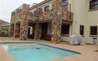 4 Bedroom House in Broederstroom