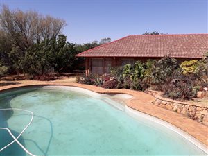 4 Bed House in Kloofendal