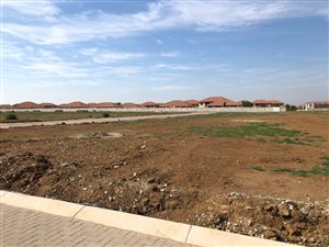 400 m² Land available in Parkrand