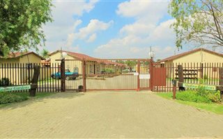 2 Bedroom House in Verwoerdpark