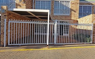 2 Bedroom Townhouse in Wilgehof