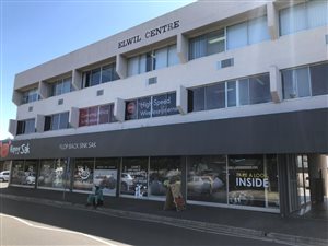 96 m² Commercial space in Somerset West Central