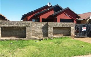 3 Bedroom House in Lakeside