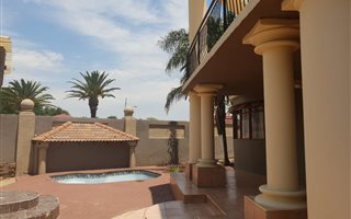 5 Bedroom House in Selection Park