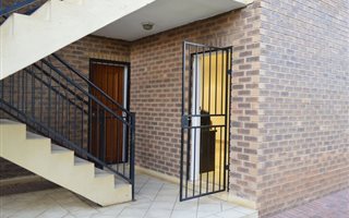 3 Bedroom Apartment in Glen Lauriston