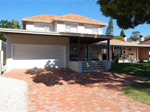 3 Bed House in Glendinningvale
