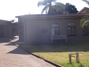 4 Bed House in Laudium
