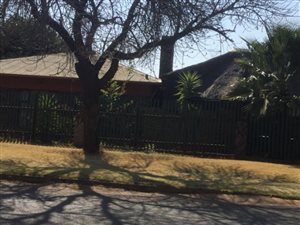 4 Bed House in Oberholzer