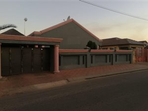 3 Bed House in Daveyton