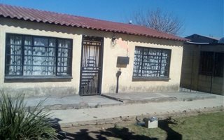 3 Bedroom House in Daveyton