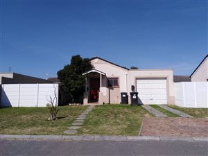 2 Bed House in Somerset West Central