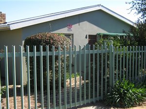 4 Bedroom House in Victoria Park