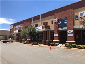 772 m² Industrial space in Hennopspark