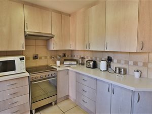 3 Bed Simplex in Pierre van Ryneveld