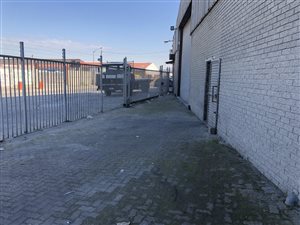 3000 m² Commercial space in Athlone