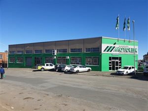 1200 m² Retail Space in Hilton