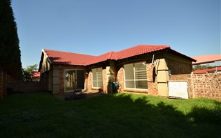 3 Bedroom Simplex in Liefde en Vrede