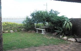 3 Bedroom Townhouse in Athlone Park