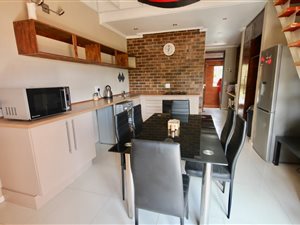1 Bed Apartment in Honeydew Manor