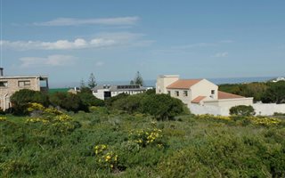 672 m² Land available in Van Dyks Bay
