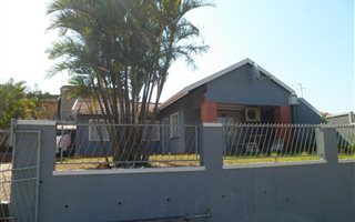 3 Bedroom Simplex in Forest Haven