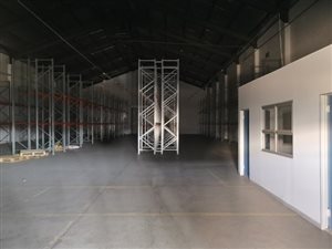 800 m² Industrial space in Rustenburg Central