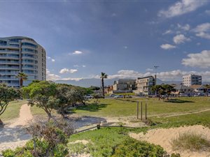 2482 m² Land available in Strand North