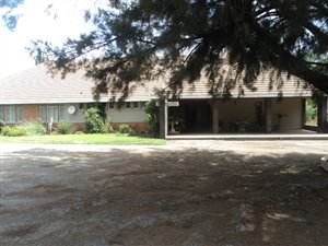 6 Bed House in Vierfontein