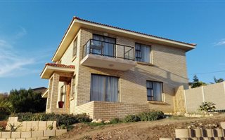4 Bedroom House in Dana Bay