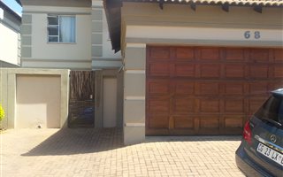 3 Bedroom Duplex in Magalieskruin