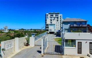 3 Bedroom Apartment in St Georges Park