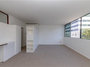 Studio apartment in Claremont Upper