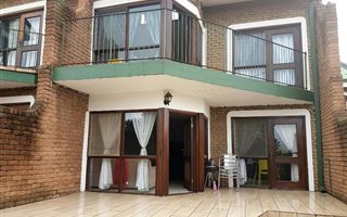 3 Bedroom Townhouse in Bronkhorstbaai