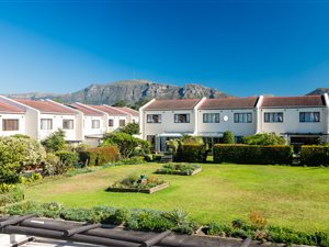 3 Bed Townhouse in Meadowridge
