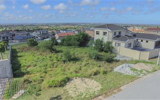861 m² Land available in Kamma Heights