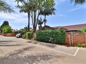 2 Bed Townhouse in Pierre van Ryneveld