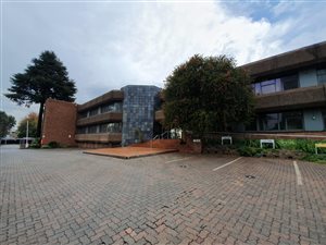 1082 m² Commercial space in Bedfordview