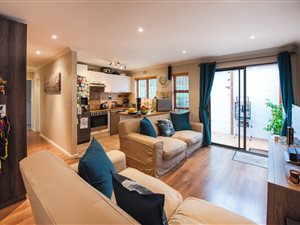 3 Bed House in Kirstenhof