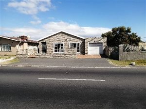 4 Bed House in Grassy Park