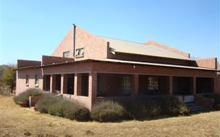4 Bedroom House in Grootfontein Estate