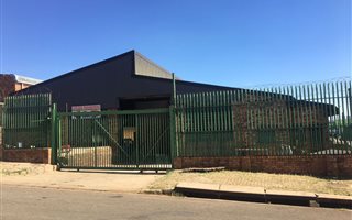 240 m² Industrial space in Devland