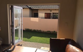 3 Bedroom Simplex in Heuwelsig Estate