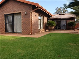 3 Bed Cluster in Selcourt